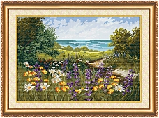 Лужайка