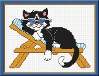 Кот на лежаке